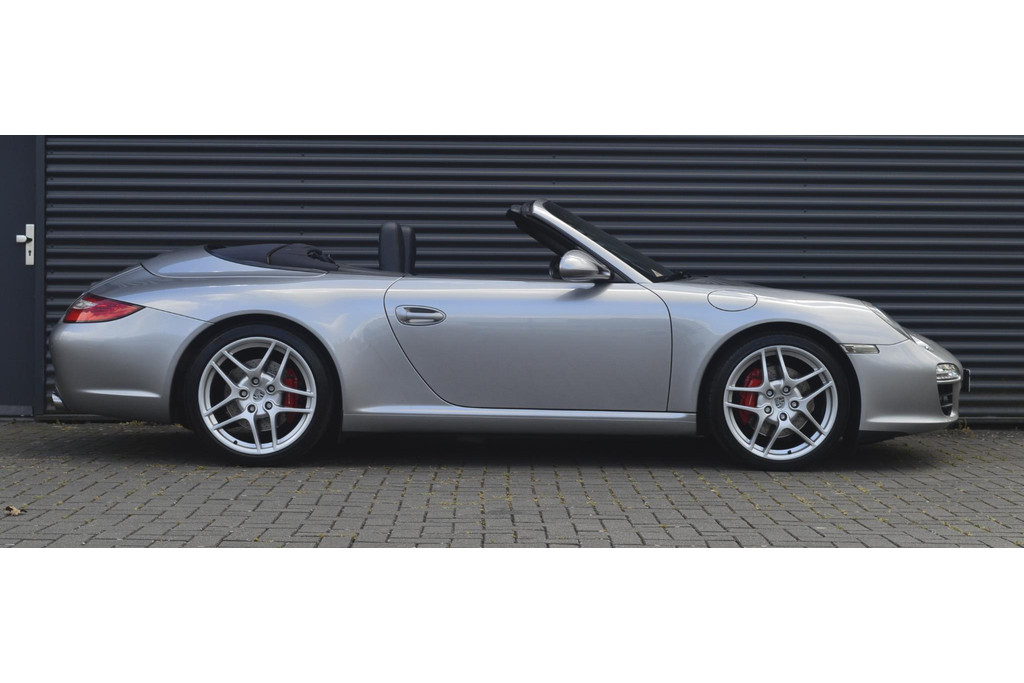 54271508-4.jpg